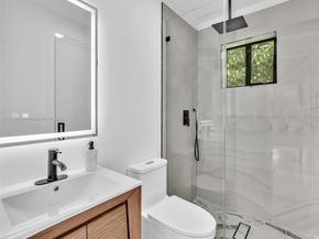 221 NE 4th St, Hallandale Beach FL 33009