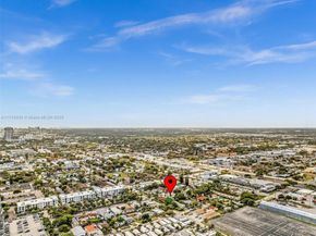 221 NE 4th St, Hallandale Beach FL 33009
