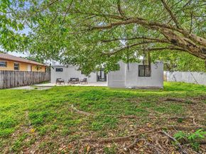 221 NE 4th St, Hallandale Beach FL 33009
