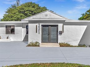 221 NE 4th St, Hallandale Beach FL 33009