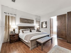 2752 Brickell Ct, Miami FL 33129