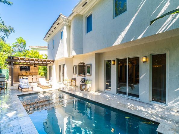 2752 Brickell Ct, Miami FL 33129