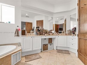 2752 Brickell Ct, Miami FL 33129