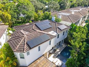 2752 Brickell Ct, Miami FL 33129