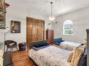 2752 Brickell Ct, Miami FL 33129