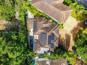 2752 Brickell Ct, Miami FL 33129