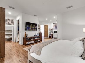 2752 Brickell Ct, Miami FL 33129