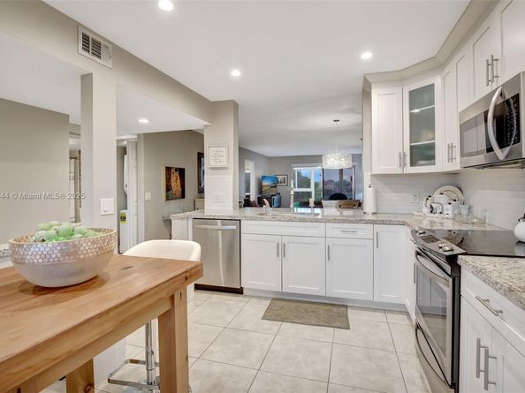 800 SW 125th Way 405O, Pembroke Pines FL 33027