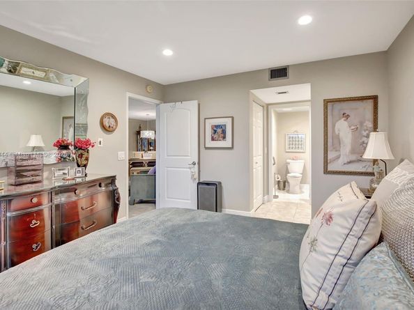 800 SW 125th Way 405O, Pembroke Pines FL 33027