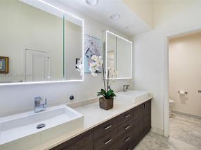 Undisclosed Address #A12016112, Miami FL 33133