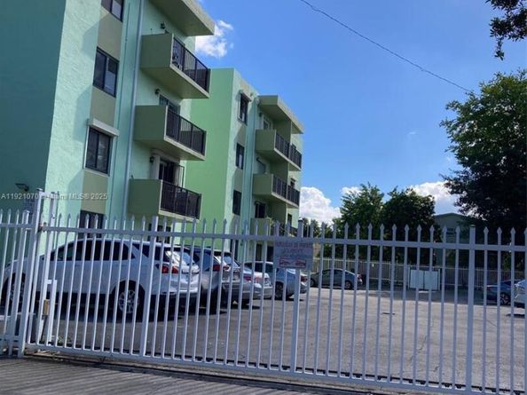 1530 SW 2nd St 103, Miami FL 33135