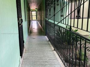 1530 SW 2nd St 103, Miami FL 33135