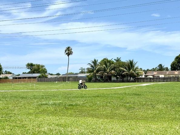 1444 NW 97th Ave 267, Pembroke Pines FL 33024