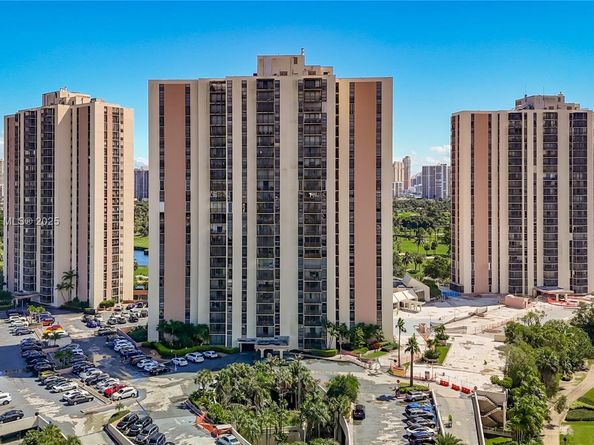 20301 W Country Club Dr 2428, Aventura FL 33180