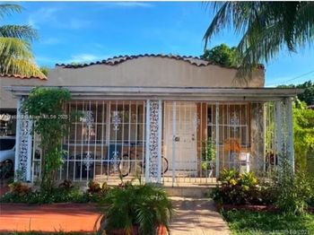 2162 NW 26th St