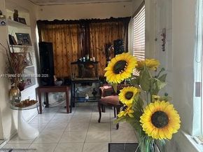 2162 NW 26th St, Miami FL 33142