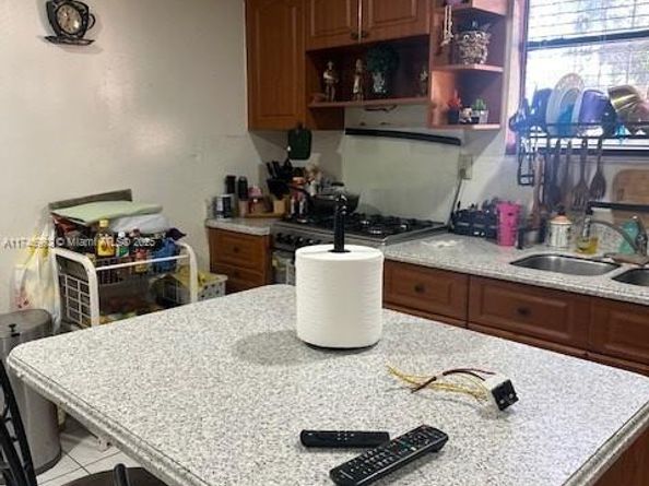 2162 NW 26th St, Miami FL 33142
