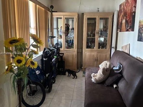 2162 NW 26th St, Miami FL 33142