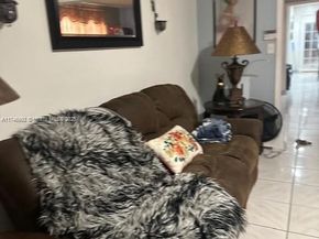 2162 NW 26th St, Miami FL 33142