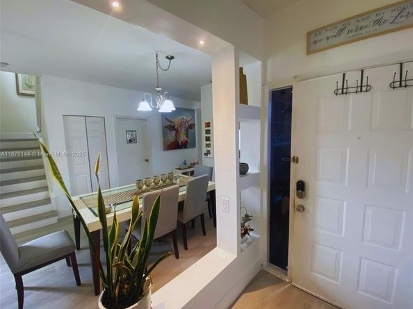 965 SW 180th Ter, Pembroke Pines FL 33029