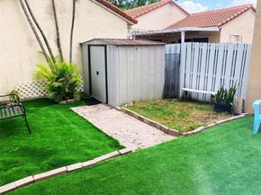 965 SW 180th Ter, Pembroke Pines FL 33029