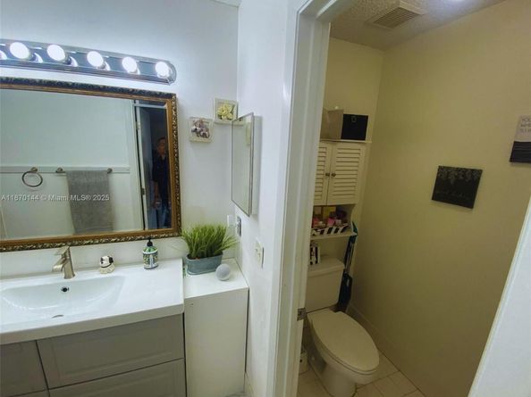 965 SW 180th Ter, Pembroke Pines FL 33029