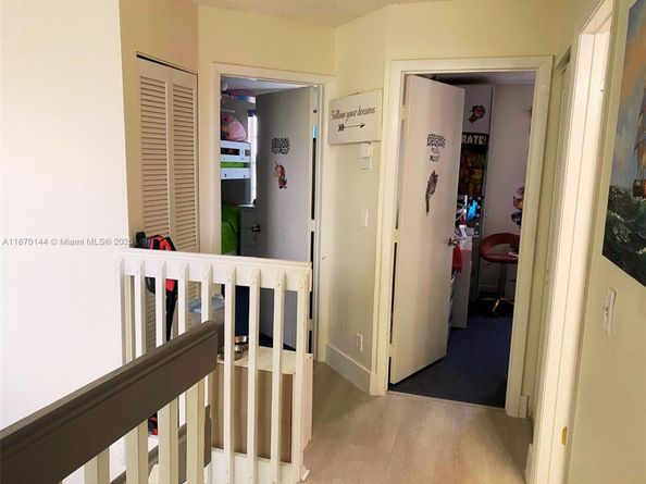 965 SW 180th Ter, Pembroke Pines FL 33029