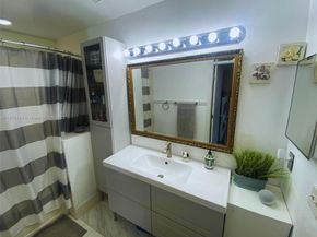 965 SW 180th Ter, Pembroke Pines FL 33029