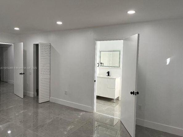 11445 SW 51st St, Miami FL 33165