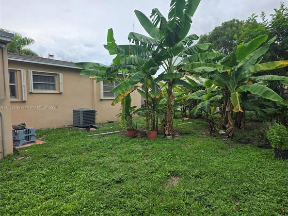 1010 NW 196th St, Miami Gardens FL 33169