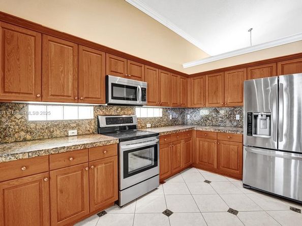 2434 SW 157th Ave, Miramar FL 33027