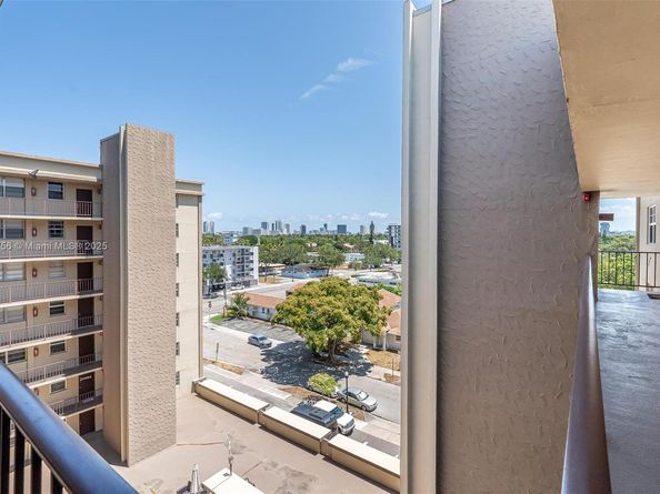 1811 Jefferson St 710, Hollywood FL 33020
