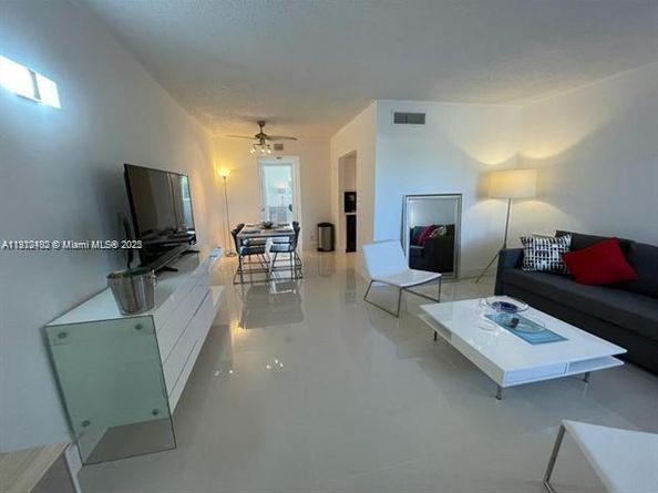 1400 NE 54th St 205, Fort Lauderdale FL 33334