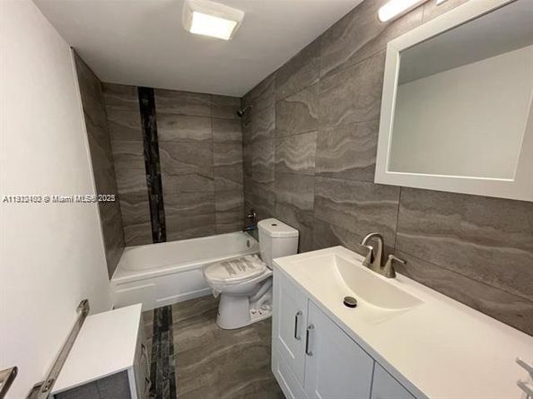 1400 NE 54th St 205, Fort Lauderdale FL 33334