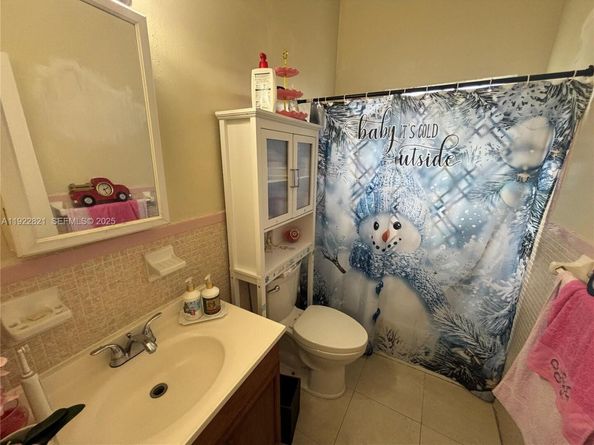 2912 NW 32nd St, Miami FL 33142