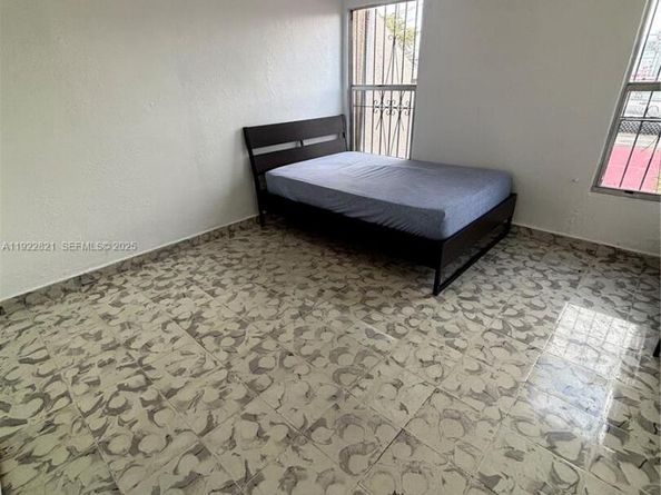 2912 NW 32nd St, Miami FL 33142