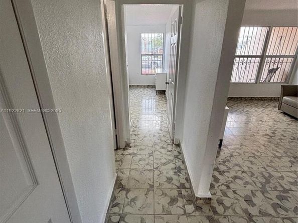 2912 NW 32nd St, Miami FL 33142