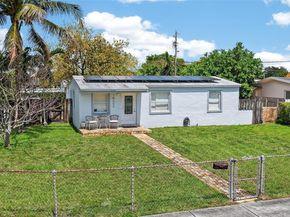 10055 SW 52nd Ter, Miami FL 33165
