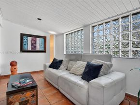 10055 SW 52nd Ter, Miami FL 33165