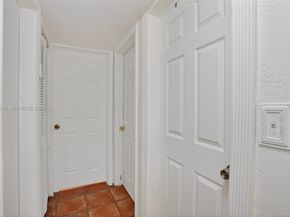 10055 SW 52nd Ter, Miami FL 33165
