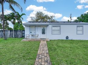 10055 SW 52nd Ter, Miami FL 33165