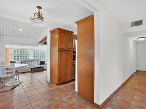 10055 SW 52nd Ter, Miami FL 33165