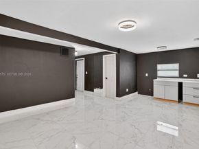 10055 SW 52nd Ter, Miami FL 33165