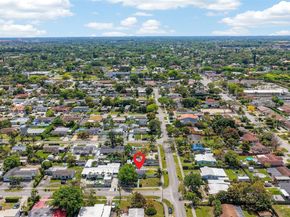 10055 SW 52nd Ter, Miami FL 33165