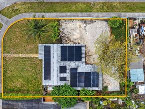 10055 SW 52nd Ter, Miami FL 33165