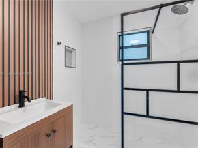 3040 NW 96th St, Miami FL 33147