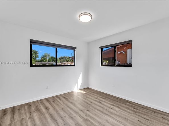 3040 NW 96th St, Miami FL 33147