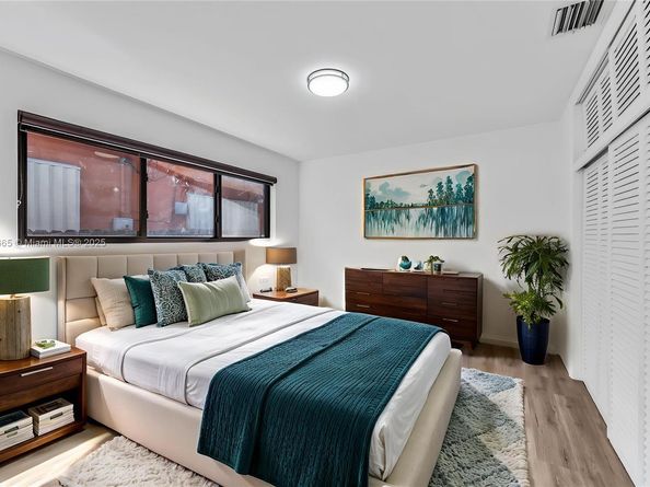 3040 NW 96th St, Miami FL 33147