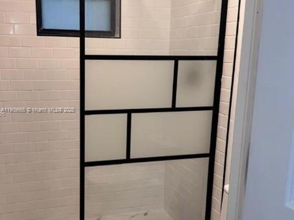 3040 NW 96th St, Miami FL 33147