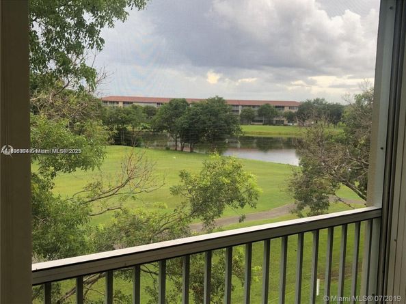 400 SW 134th Way 406F, Pembroke Pines FL 33027